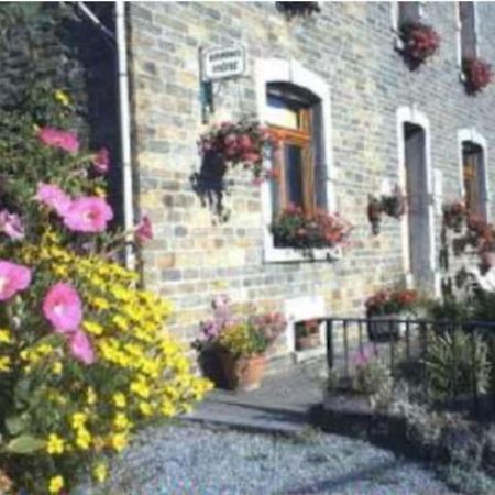 Les Vieilles Pierres Bed & Breakfast Comblain-au-Pont Room photo